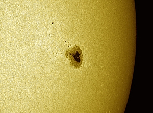 Observing Report 17th April 2016 (Unexpected sunspots)